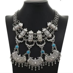 Round Ball Tassel Decor Necklace